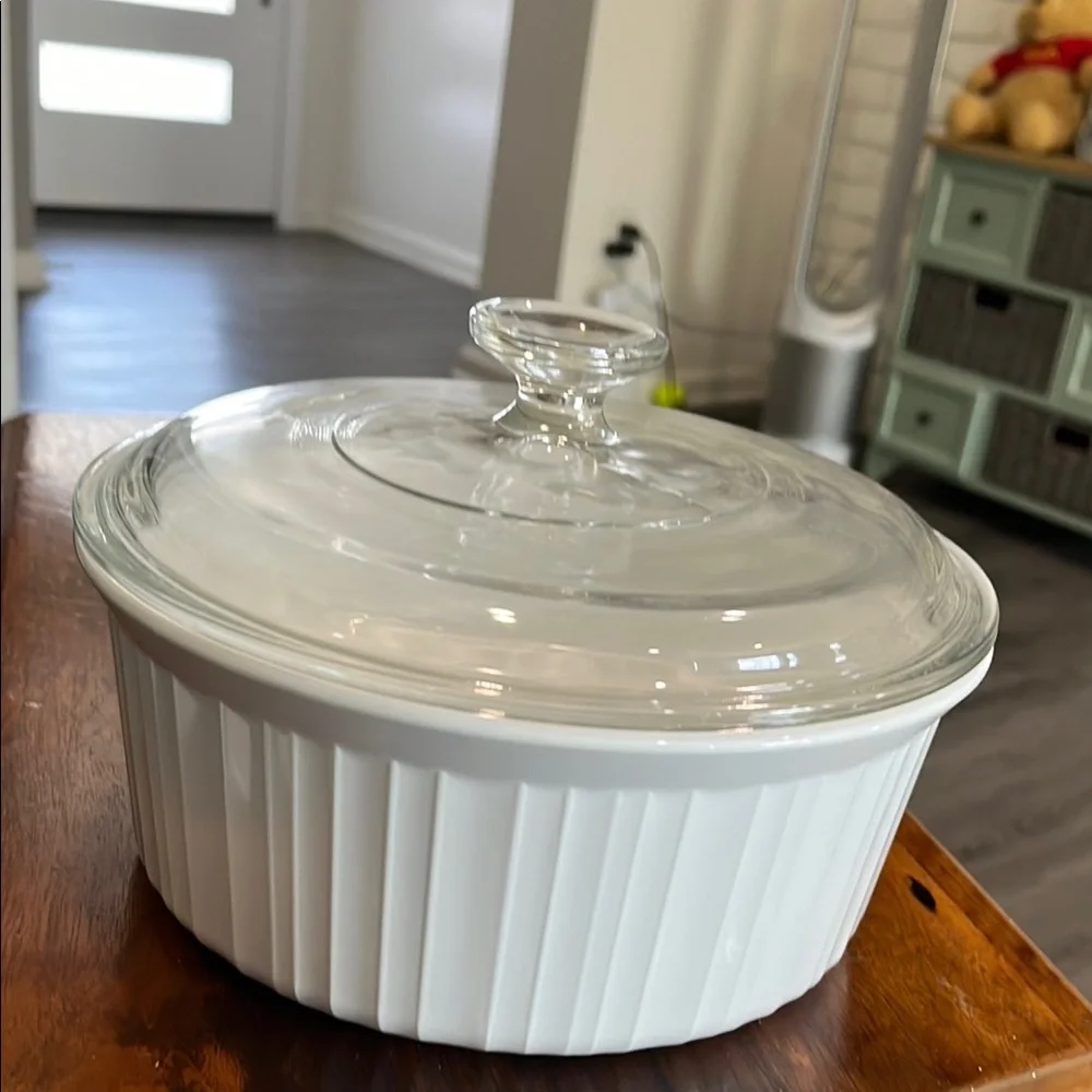 White and Corning Ware Bakeware with Glass Lid F1B